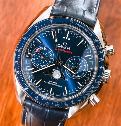 Omega Speedmaster Moonwatch Chronograph Co